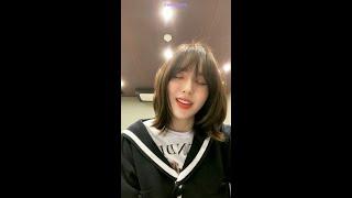 Wendy – Singing #12: "When this rain stops, geunyang dasi useumyeon dwae"