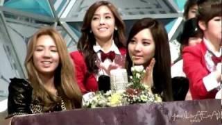 [Fancam] SNSD Hyoyeon, Seohyun :: 111229 SBS Korea Pop Music Festival 2011 (1)