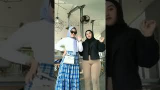 pilih yang mana #jilbab #sange #shorts #video