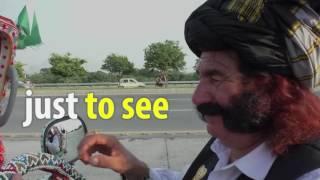 Pakistanis Flock To See Bejeweled Mastan Khan Of Waziristan