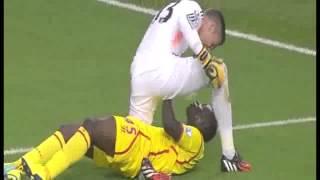 Balotelli fight with West Ham Goalkeeper Adrain (Balotelli combat avec West Ham Gardien Adrain)