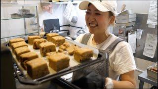 A small popular carrot cake shop made by a bright carrot mom!