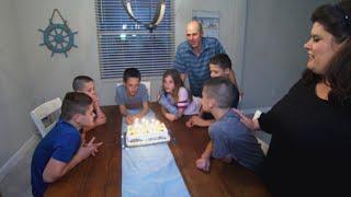 12-Year-Old Sextuplets’ Dinner Time Ritual Revealed