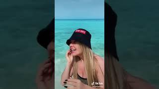 Karina Kross голая отдыхает на море