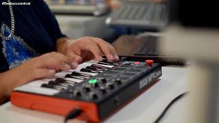 90s HIP HOP beat making with Akai MPK Mini MK2