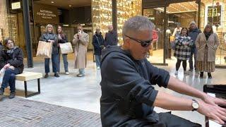 Unexpected Audience Applauds Blues Pianist