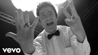 Noel Gallagher's High Flying Birds - Dream On (Official Video)