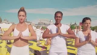 Lolë White Tour 2017 : Namaste Montreal