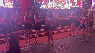 So Many Sexy Girls Night Clubs, Walking Street Pattaya, Thailand 