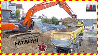 HITACHI ZX250LCN & Mercedes, Baugrube Neue Ortsmitte Waiblingen-Neustadt, 2024. #2 #excavator