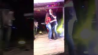 Uma mínima dançando com o pizadinha