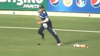 Cricket Player Loses Artificial Leg During Match