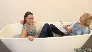 Wetlook Jeans and Boots in Bathtub