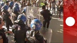 Police clear protesters from Gezi Park