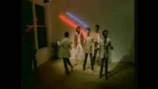 The Whispers - keep on lovin me