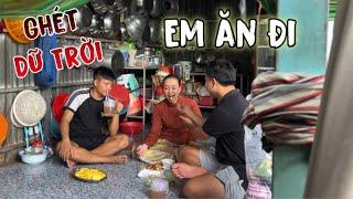 Cảm Giác Thế Nào Khi Được Bạn Của Chồng Gắp Đồ Ăn Liên Tục Cho Mình