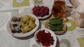 Меню на 3 дня  Овсяное печенье, гречка с курицей, салат с фасолью.