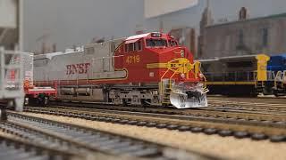 MTH HO BNSF Fakebonnet Dash 9 W/ Loksound 5!