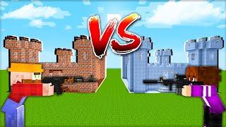 ЗАМОК ИЗ ЛЬДА VS ЗАМОК ИЗ ОГНЯ В МАЙНКРАФТ 100% ТРОЛЛИНГ ЛОВУШКА MINECRAFT