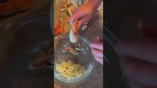 Shucking Dungeness Crab SHAKE METHOD #crabbing #dungenesscrab #cooking #shellfish #seafood #cook