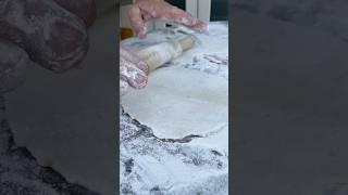 A very simple and delicious recipe for fried cherry pies