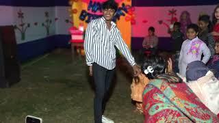 বাংলা কৌতুক আপনি একটু সরে দারান | BD Dance King | বিয়ে বাড়ির কৌতুক | MD Rayhan