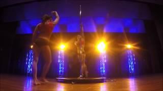 Pole Dance Duo: Bianca und Julia