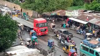 Madagascar, busy street of Toamasina [HD]