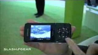 SlashGear At Cebit : Samsung F500