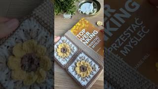 Crochet Book Sleeve with Flowers - Gift Idea from Floral Granny Squares | Detailed tutorial 