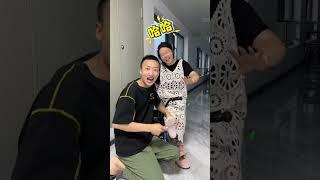 你想用那个挠痒痒？#挠脚心 #挠痒痒 #看一遍笑一遍