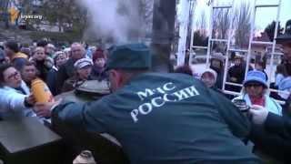 МЧС России раздают крымчанам еду и воду