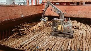 log loading in a cargo ship#merchantnavy #cargoship #ship #loading