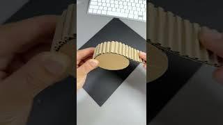 Don't throw away the cardboard at home. Make a rattle together. Kindergarten handicraft, turn wa