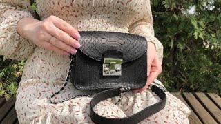 Сумка в стиле Furla из кожи питона.