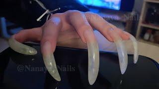 ASMR Tapping & Scratching with my LONG NATURAL NAILS ‍⬛