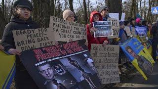 Protesters rally outside US embassy in Kyiv in support of prisoners of war