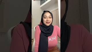 mawar merah pake baju Pink mirip berbie