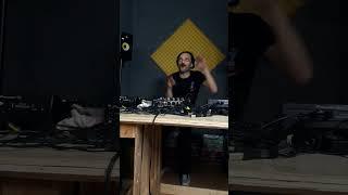 Dj Pastis en sesión el GENIO! Cojan el paraguas que viene lluvia intensa de sentimientos!