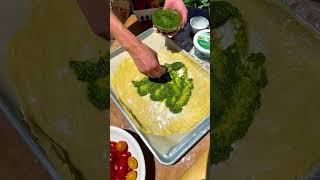 Heirloom Tomato, Pesto, & Ricotta Galette  I #summerrecipes #tomatoes  #recipe