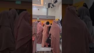 Masya Allah ukhti bercadar berpelukan. sahabat hijrah #ukhti #ukhtibercadarcantik #ukhtibercadar