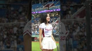 多慧熱舞到一半歌被3G哥卡掉 氣到瞪音控台：Ｇ～～～～～～  #李多慧 #이다혜 #啦啦隊 #棒球 @lee_dahye @RakutenMonkeys @RakutenGirls @CPBL