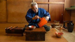 How This 85-Year-Old Master Craftsman Makes Zen Inspired Vases For The Japanese Emperor.