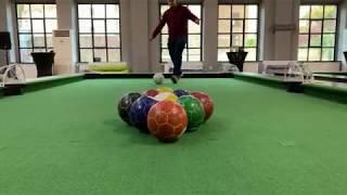 Poolball: Fußball meets Billiard