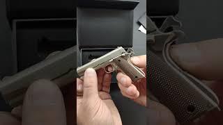 Уменьшенная коллекционная модель Colt 1911 в масштабе 1:2