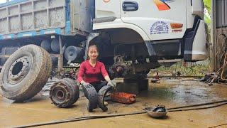 Mechanic girl restores broken front brake system for 8 ton truck