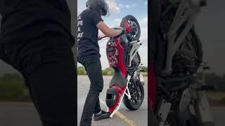 Stunt bike burnout on 1 wheel?!?! #motorcyclestunts #stunts #bikelife #wheelie #burnout #crazy #fyp