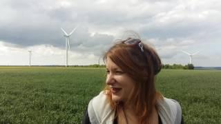 Charlotte Talpaert défend les énergies renouvelables.