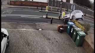 Bollards removed after causing hundreds of vehicles to be damaged (UK)