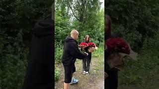 бадабум уничтожил цветы Оскара #квинка #бадабумчик #оскар #поставь лайк #подпишись #респект